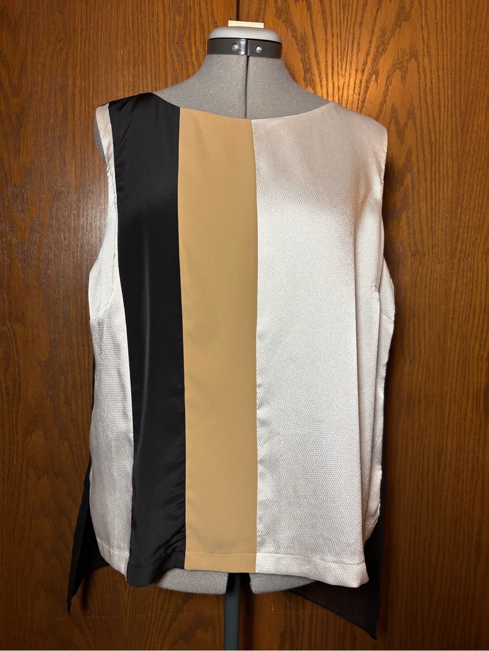 White House Black Market Sleeveless Colorblock Camisole in Black, Tan & White